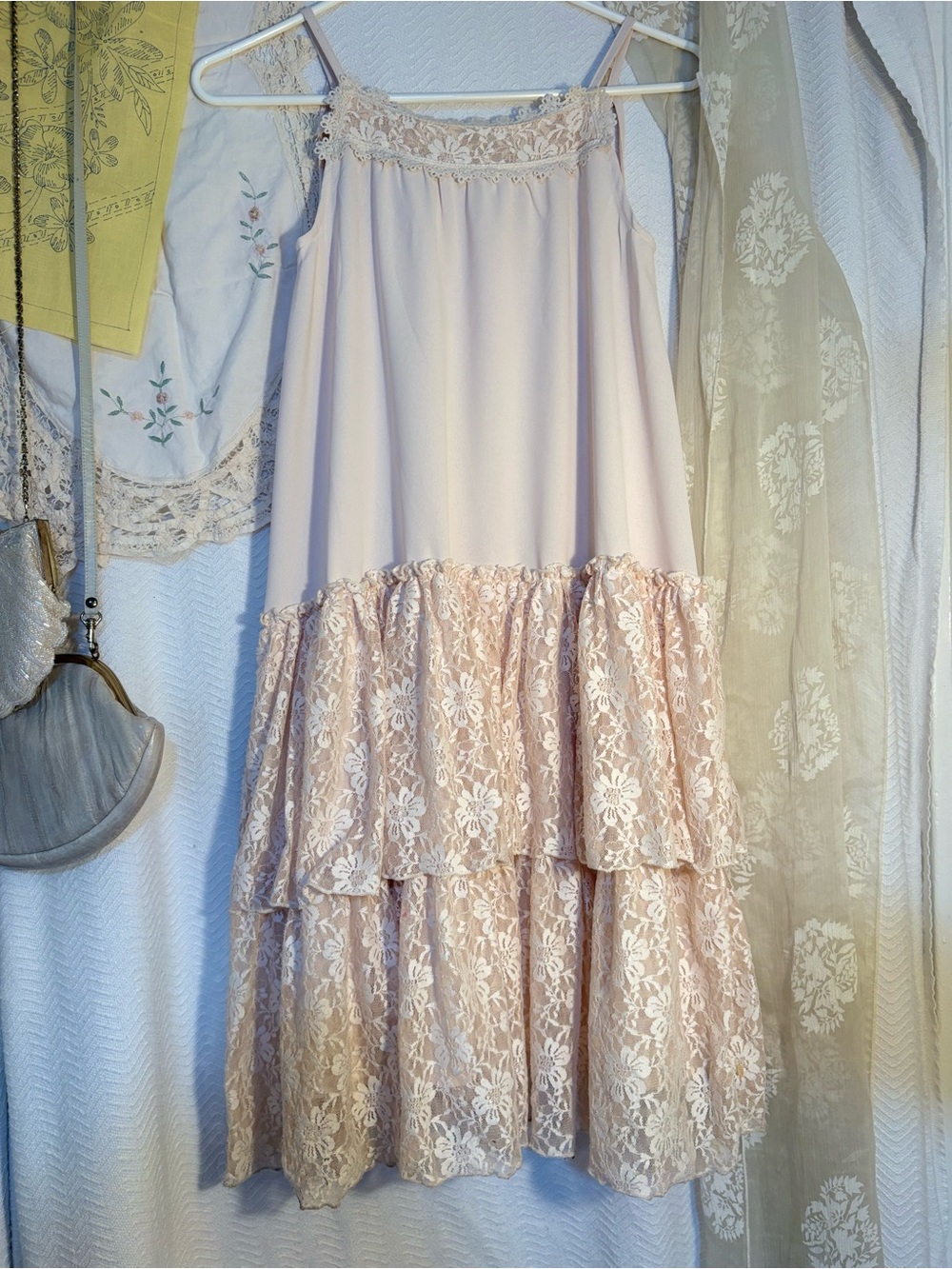 Vintage Girls Blush Pink Tiered Lace Dress – Size 8–9 Years